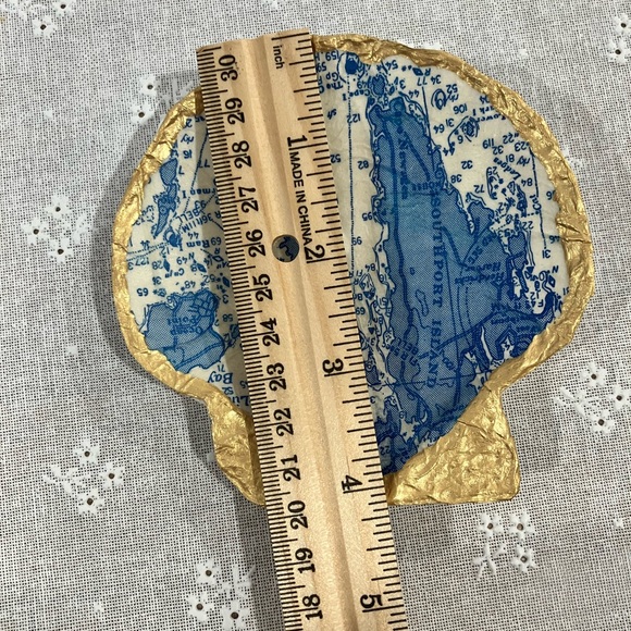 DECOUPAGED SCALLOP SEASHELL SOUTHPORT ISLAND MAINE MAP TRIMMED IN 24K GOLD LEAF. - Picture 7 of 8